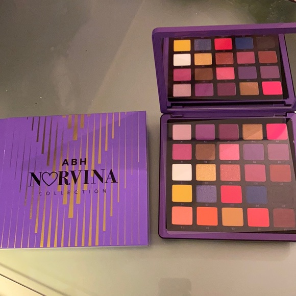 NORVINA -ABH COLLAB~ PRO PIGMENT PALETTE VOL.1 - Picture 4 of 14